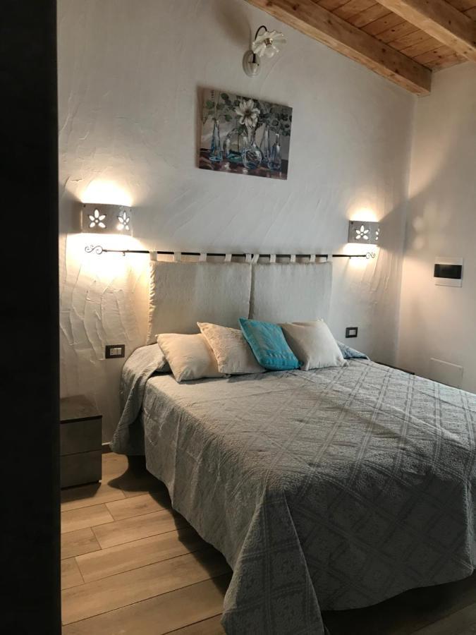 La Fragola In Campagna 6 K M Da San Pantaleo Hotel Ngoại thất bức ảnh